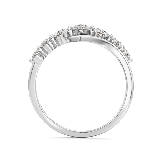 Graduated Diamond VBand Ring